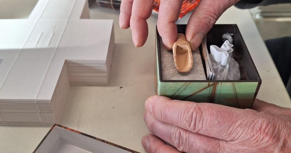 Verpakken van het zoutkeetje door De Betho
