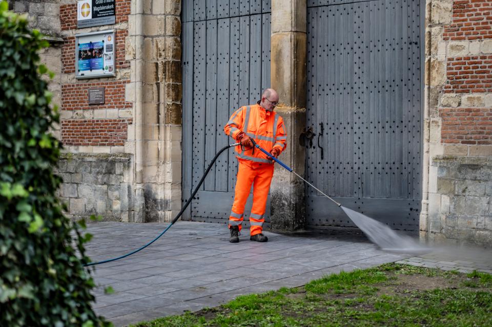 Schoonmaak De Betho in binnenstad Goes